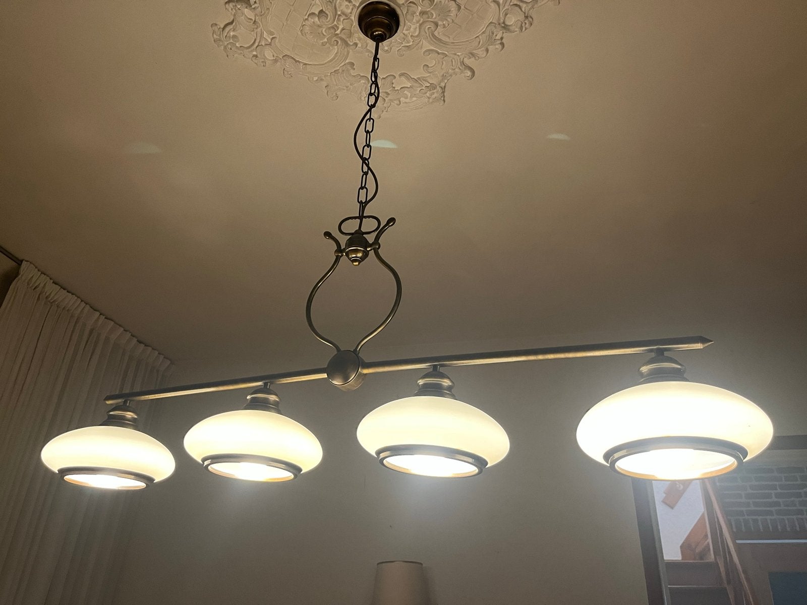 Twee hanglampen: Tiffany en klassieke balklamp, Huis en Inrichting, Ophalen, Gebruikt, Glas