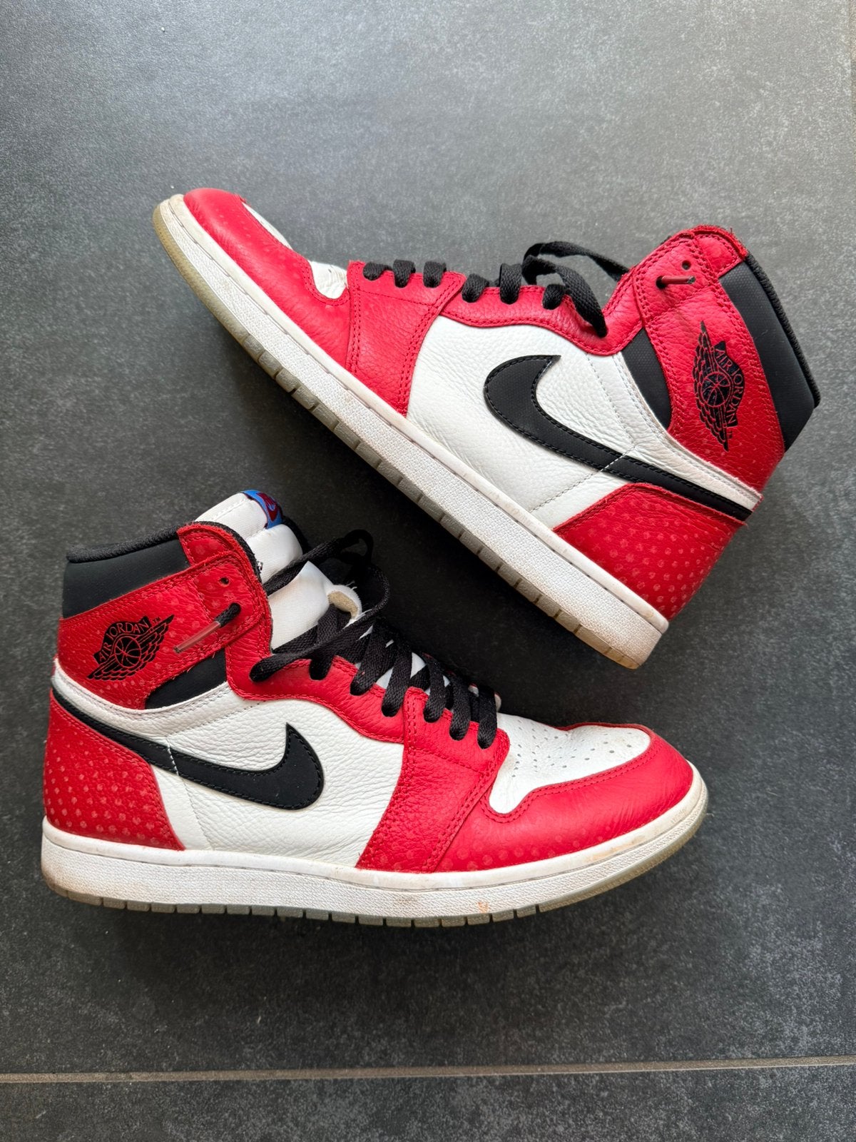 Jordan 1 High Into the Spiderverse 44,5, Verzenden, Zo goed als nieuw