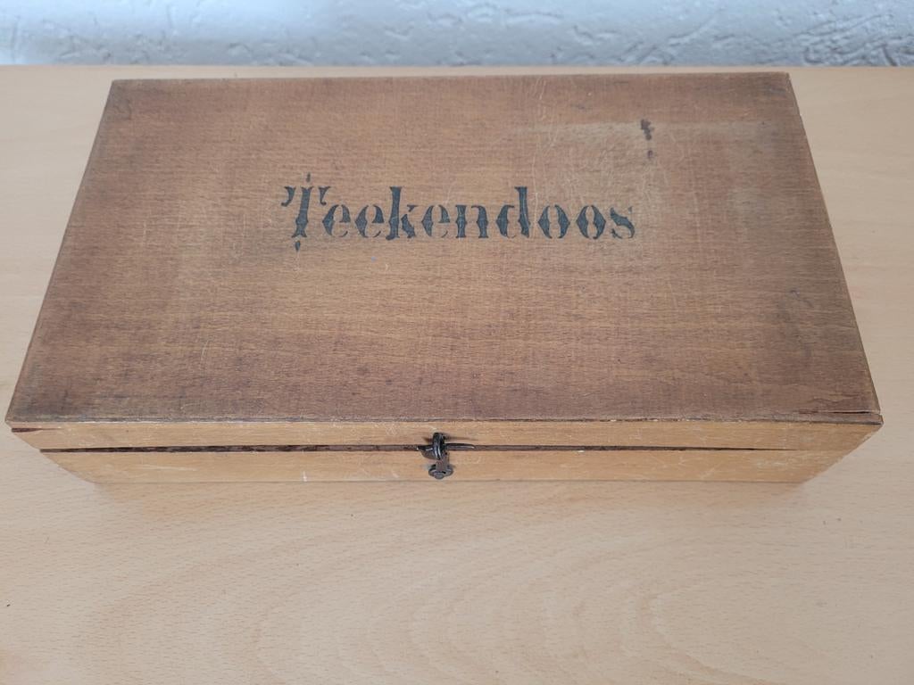 Vintage Tekendoos met Potloden en Pastelkrijt, Ophalen of Verzenden, Potlood of Stift