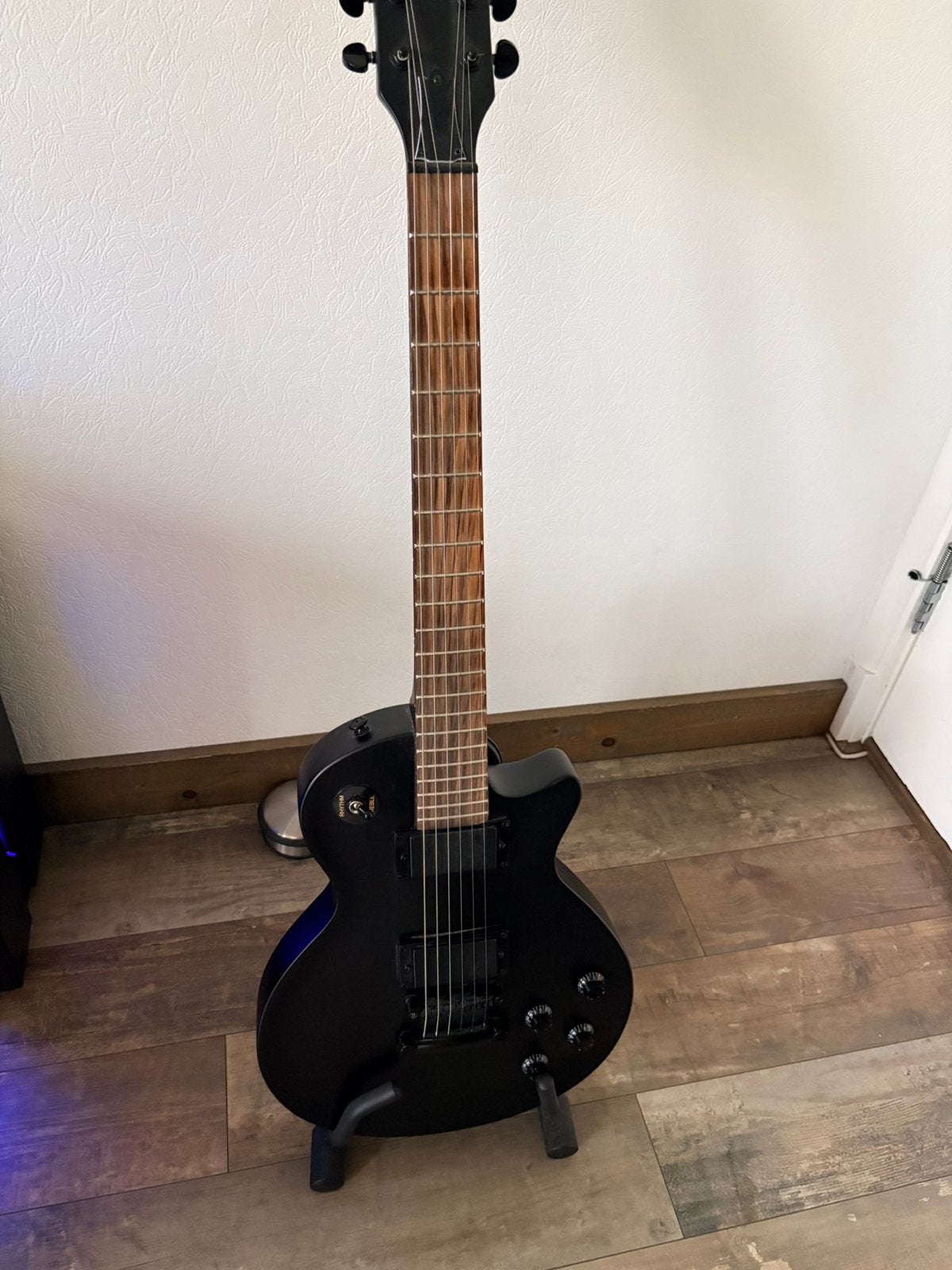 ZGAN Elektrische gitaar SX met versterker Roland cube 30, Muziek en Instrumenten, Snaarinstrumenten | Gitaren | Elektrisch, Met versterker