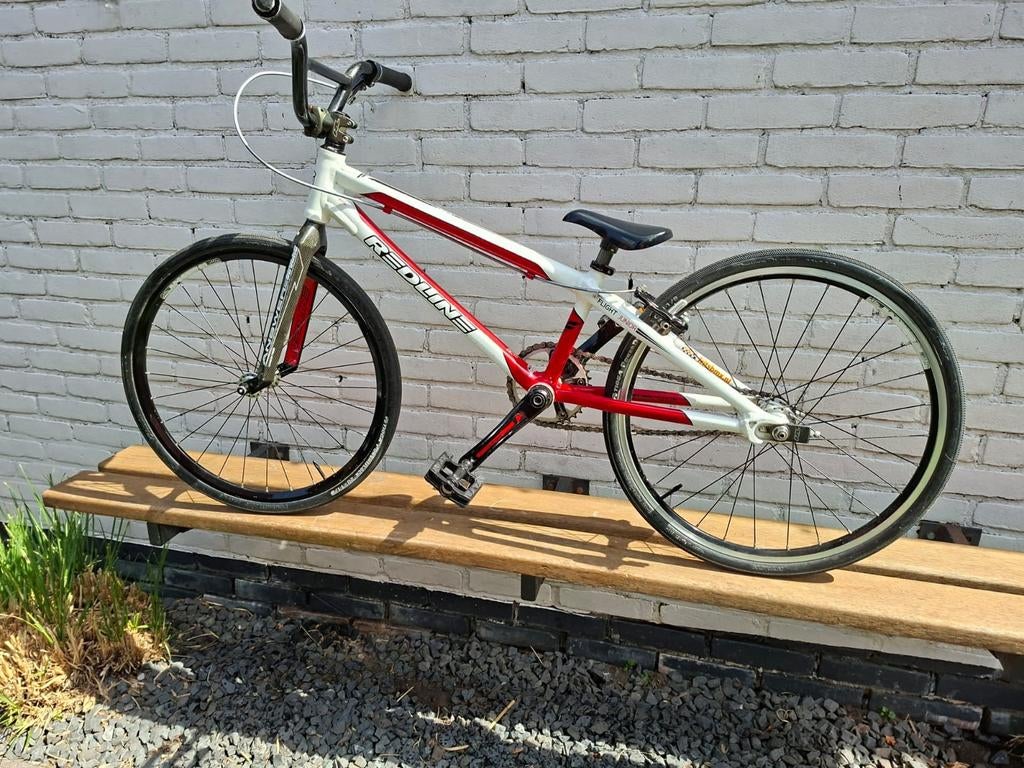 Redline Flight Junior BMX Racefiets - Wit/Rood, Fietsen en Brommers, Fietsen | Crossfietsen en BMX, Velgrem, V-brakes, Redline