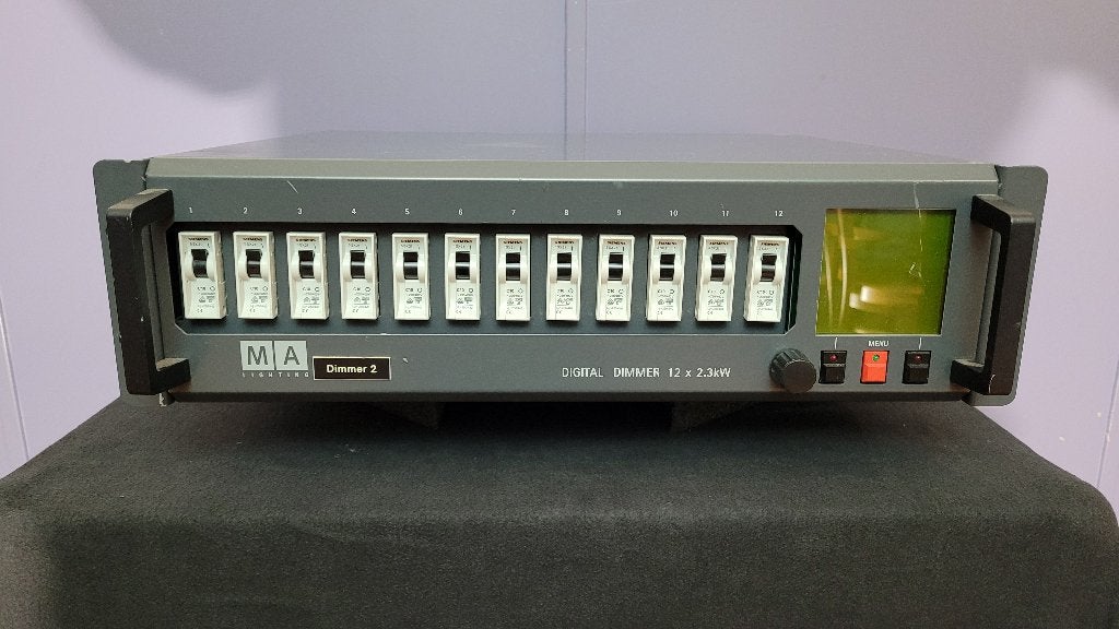MA Lighting Digital Dimmer 12 x 2.3kW  Tank onder de dimmers, Ophalen, Gebruikt
