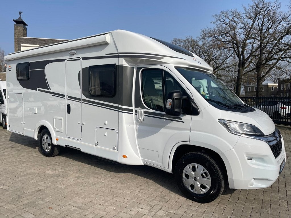 Hymer Carado T448 Enkele Bedden Euro6 39000 km 2022, Caravans en Kamperen, Campers, Bedrijf, Hymer, 7 tot 8 meter, Cassettetoilet