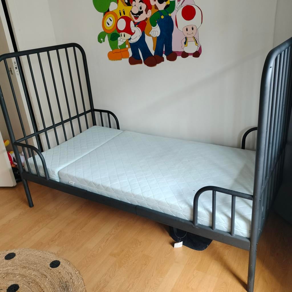 Meegroeibed - Zwart, Kinderen en Baby's, Kinderkamer | Bedden, Ophalen, 70 tot 85 cm, Zo goed als nieuw, Matras