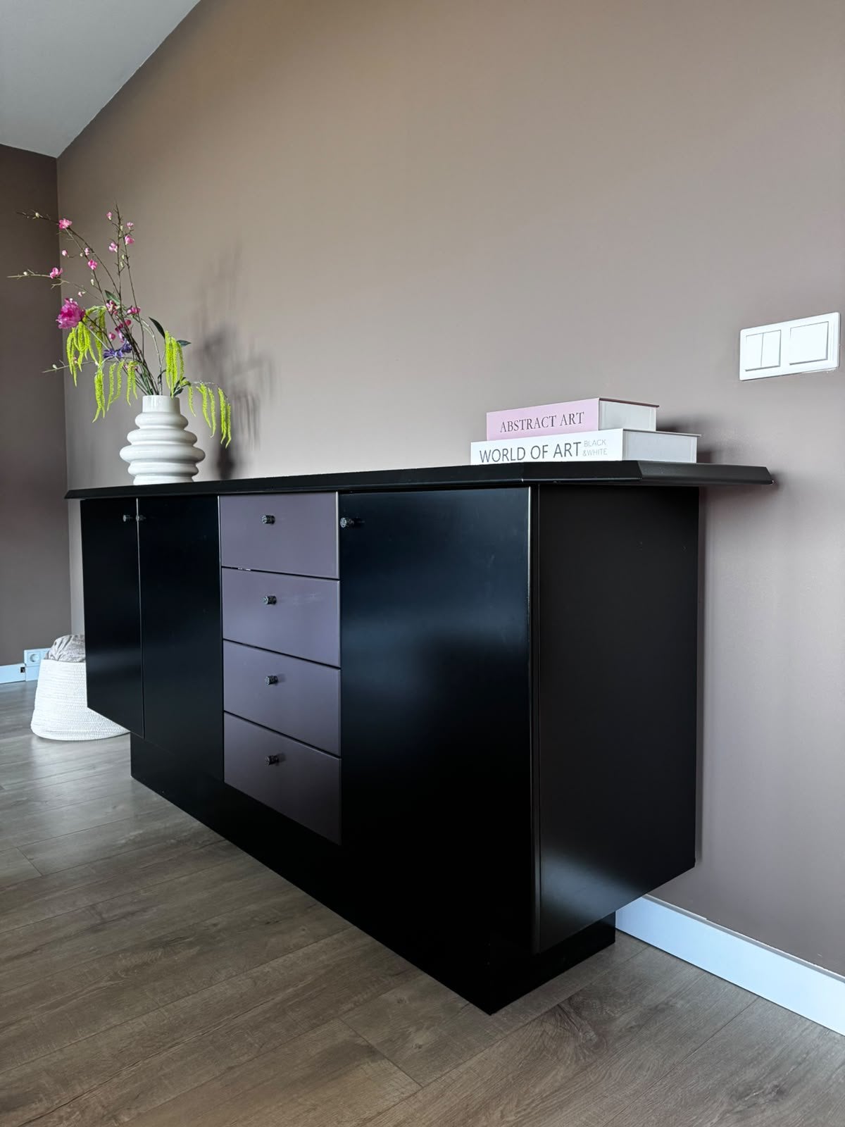 een uniek zwart dressoir, 75 cm of meer, Met lade(s), Ophalen of Verzenden, Zo goed als nieuw