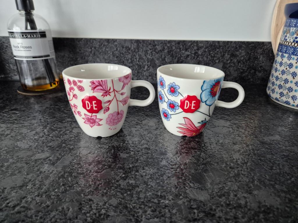 Douwe Egberts- Hylper Heritage bekers 2 stuks, Huis en Inrichting, Ophalen of Verzenden, Overige stijlen, Kop(pen) en/of Schotel(s)