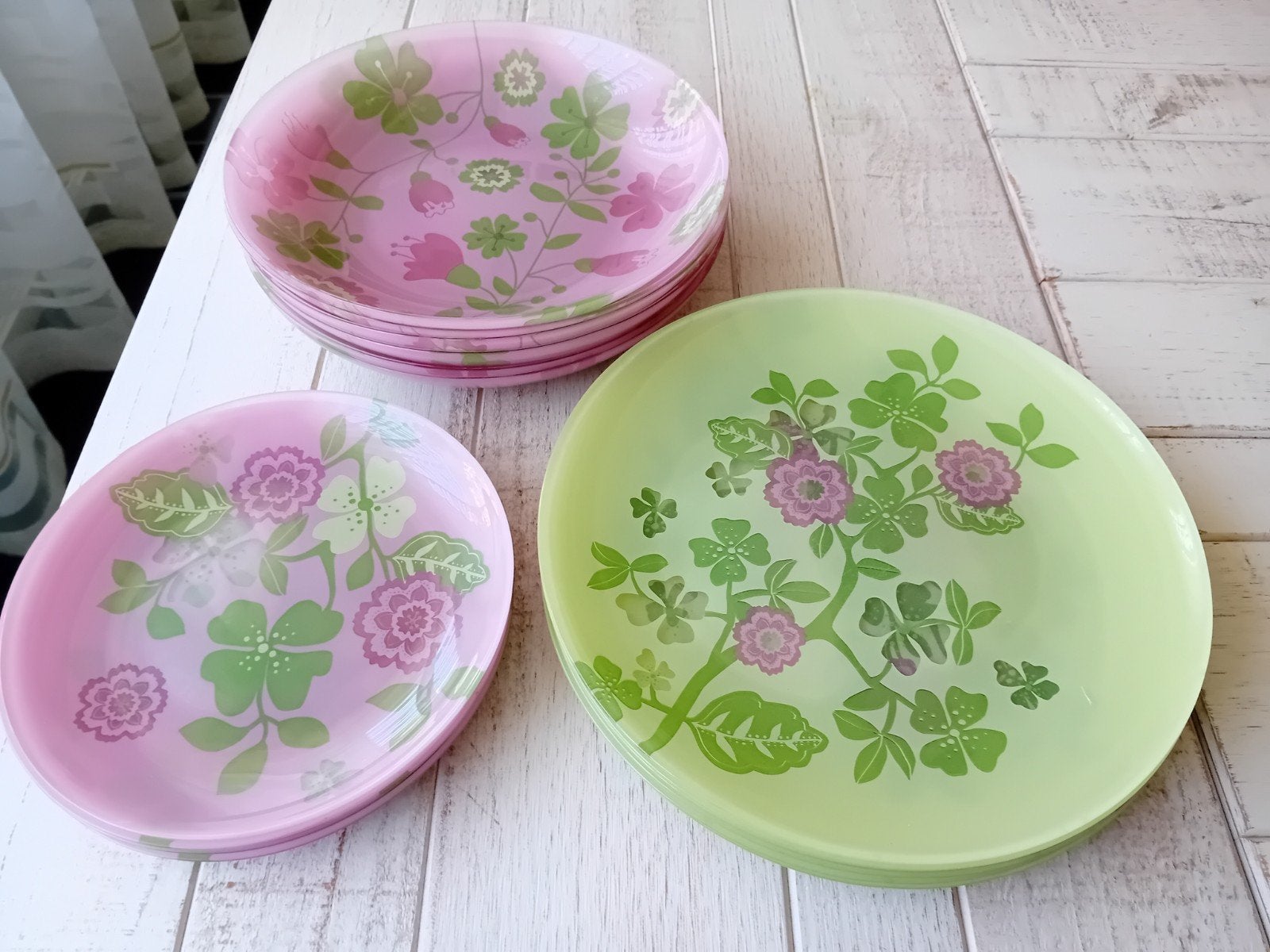 17 Ikea roze en groene glazen borden met bloemen puntgaaf, Ophalen of Verzenden, Bord(en), Overige stijlen, Glas