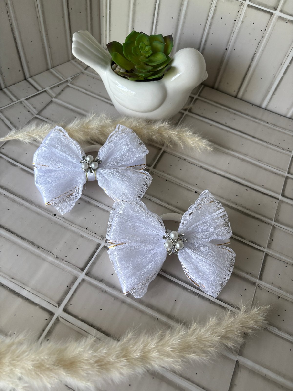 Elegante Witte Kanten Haarstrikken met Parelaccenten (2 stuk, Ophalen of Verzenden, Nieuw