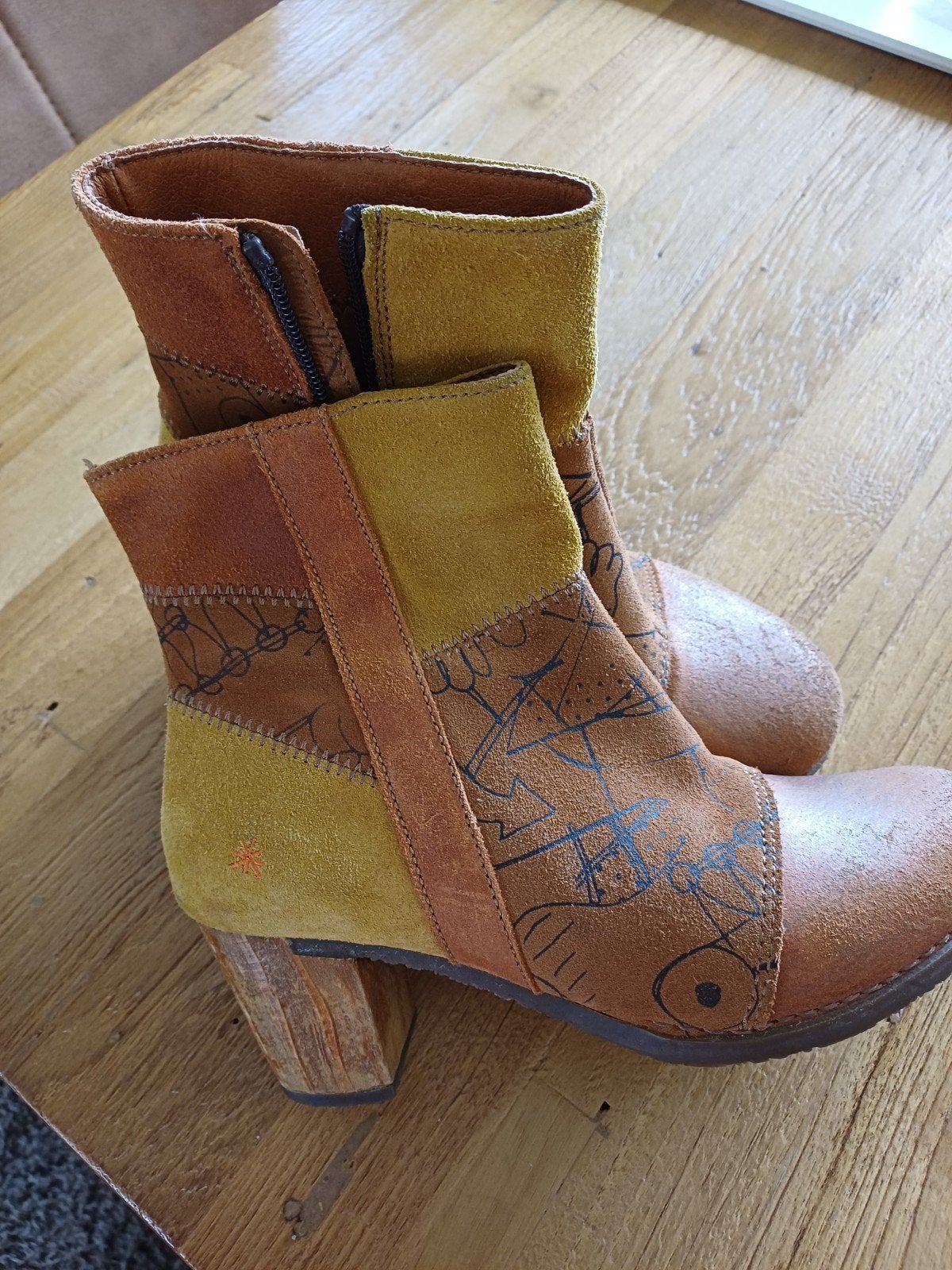 Art laarzen maat 37 - Unieke en comfortabele enkellaarzen, Kleding | Dames, Schoenen, Art, Bruin, Lage of Enkellaarzen, Ophalen of Verzenden