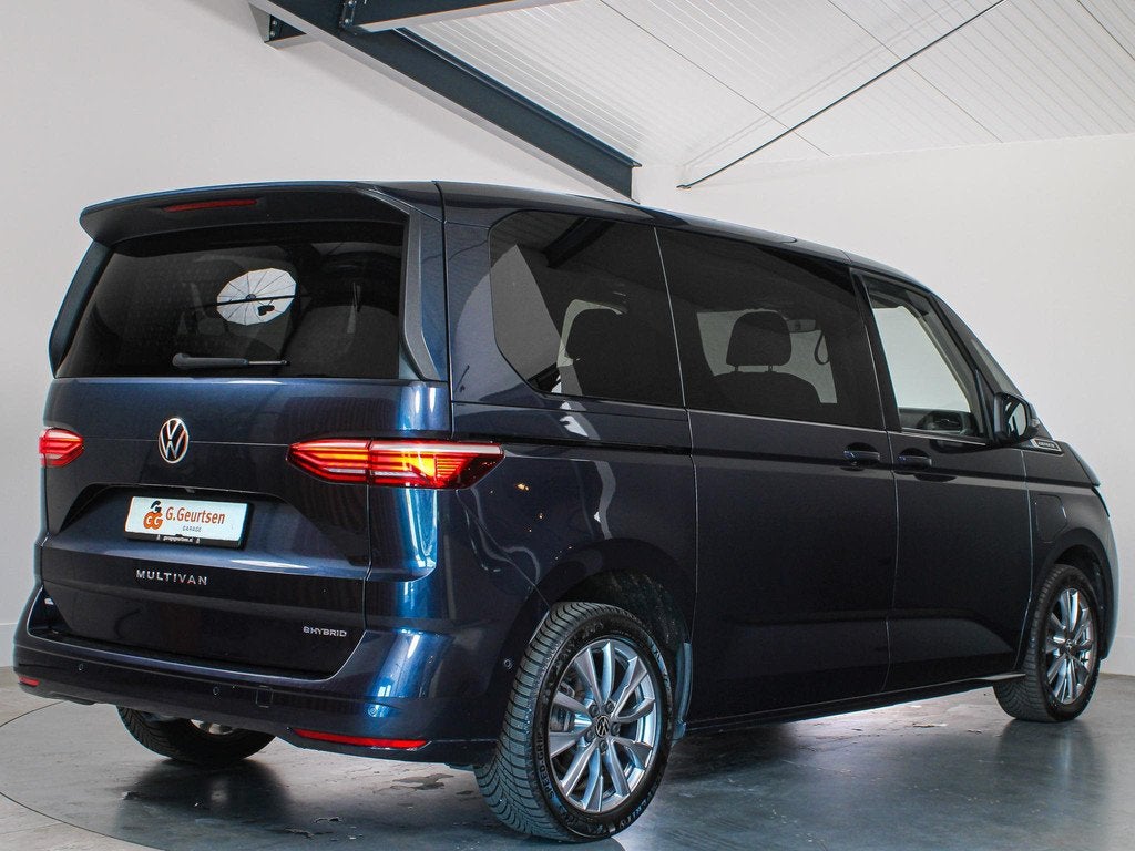 Volkswagen Multivan 1.4 eHybrid L1H1 Energetic 7-Persoons, P, Blauw, 7 stoelen, Hybride Elektrisch/Benzine, 1600 kg