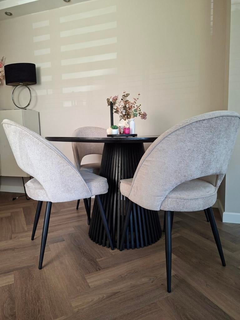 Ronde eettafel 120 cm en vier beige stoelen, Ophalen, Gebruikt, Rond, Vier personen