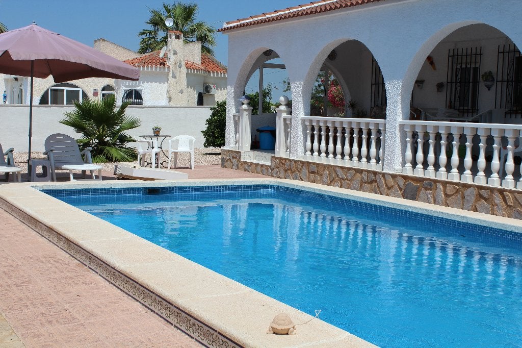 Costa Blanca: Vrijstaande vakantievilla met privé-zwembad, 2 slaapkamers, Wasmachine, Costa Blanca, Aan zee