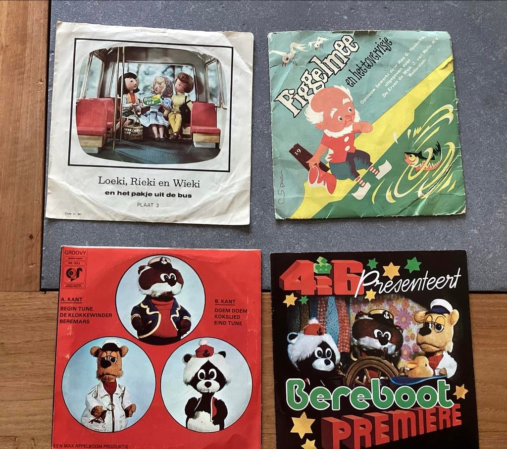 Vinyl Singles incl platenkoffertje, Ophalen, Gebruikt