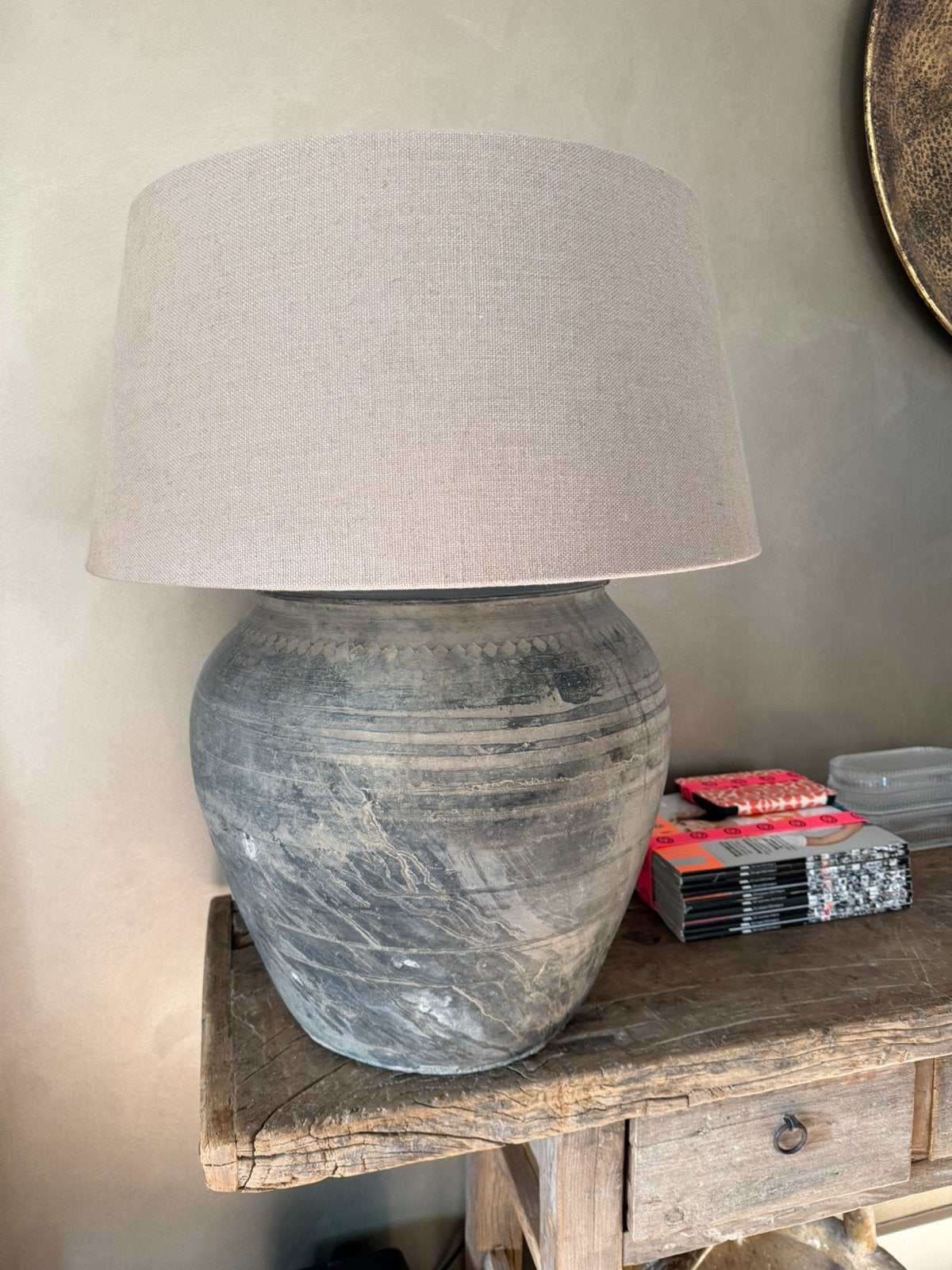 Prachtige kruiklamp met lampenkap, Huis en Inrichting, Ophalen, Zo goed als nieuw, Grijs, Rond