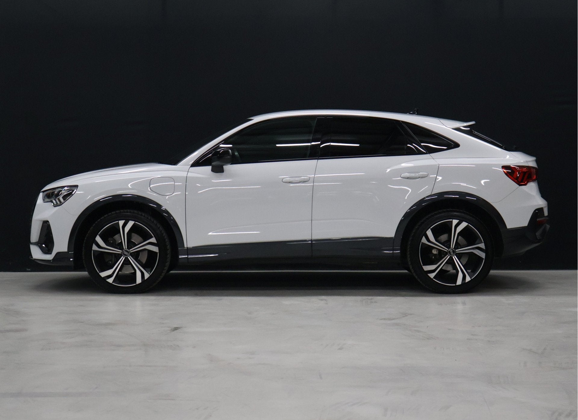 Audi Q3 Sportback 45 TFSI e Edition [TREKHAAK, APPLE CARPLAY, Auto's, Dealer onderhouden, Automatische klimaatregeling, Gebruikt
