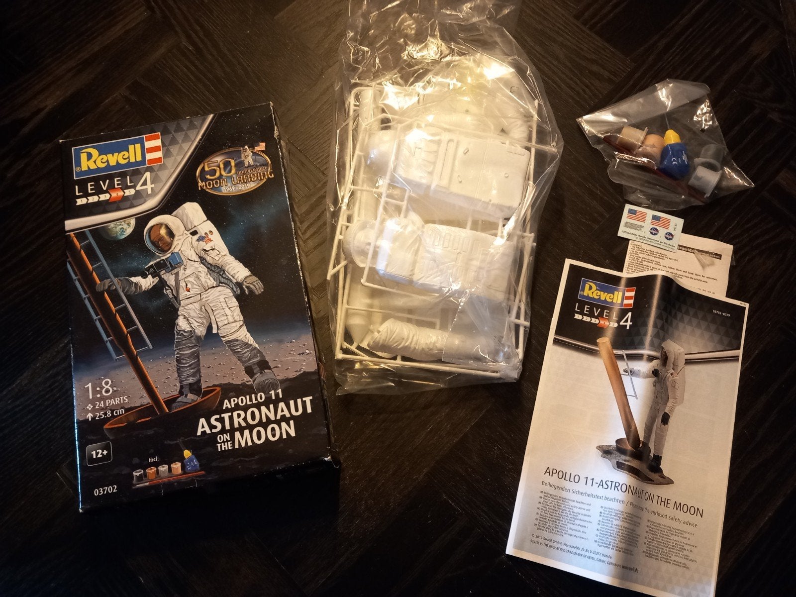 Revell Apollo 11 Astronaut op de Maan Modelbouwset, Ophalen of Verzenden, ., ., .
