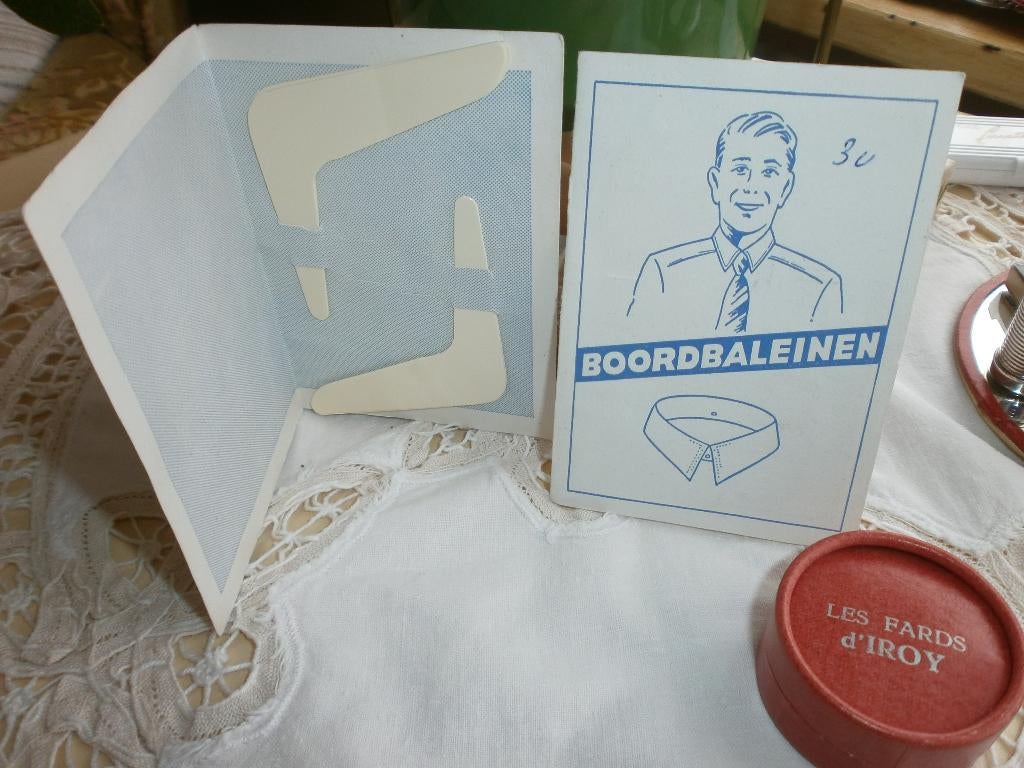 Brocant vintage mapje met boordbaleinen, Ophalen of Verzenden, Gebruikt