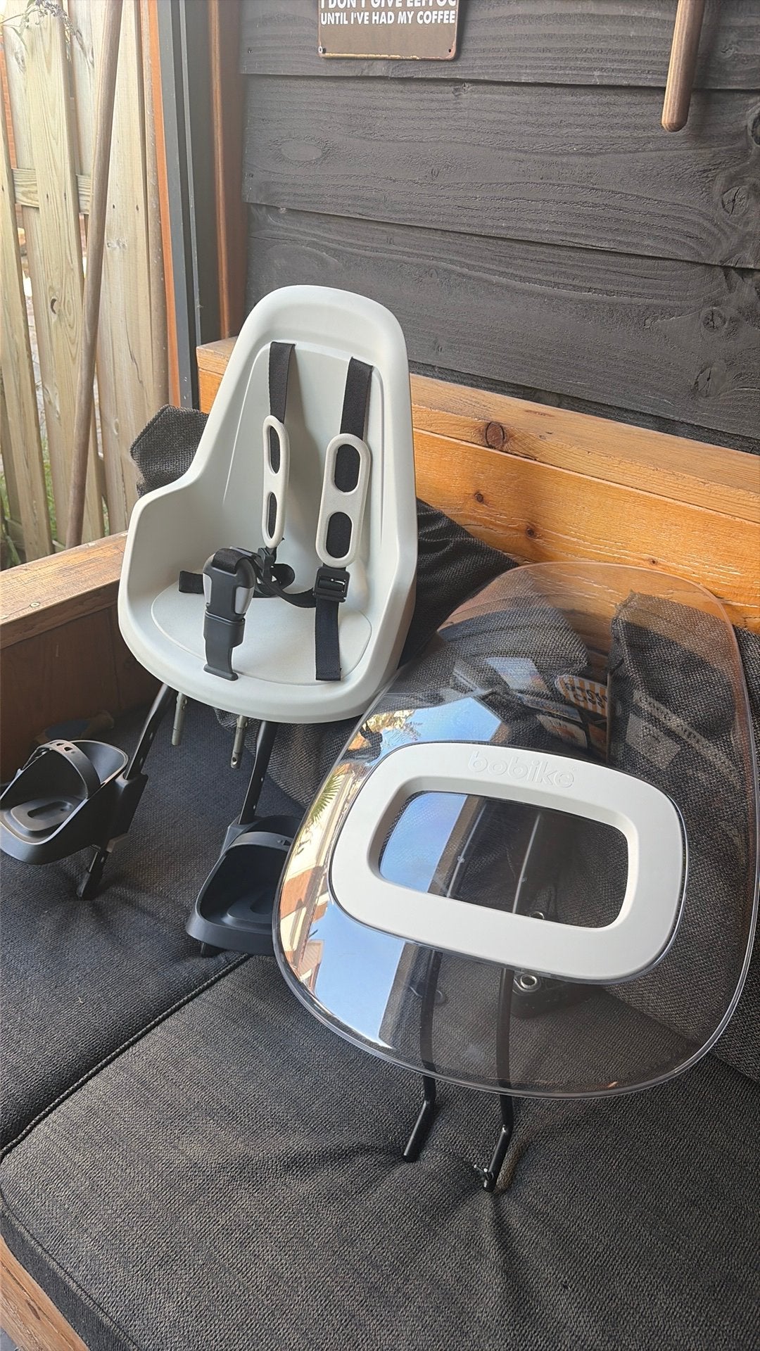 Bobike voorzitje met windscherm (zo goed als nieuw), Ophalen, Voetsteuntjes, 0 t/m 18 kg, Voorzitje