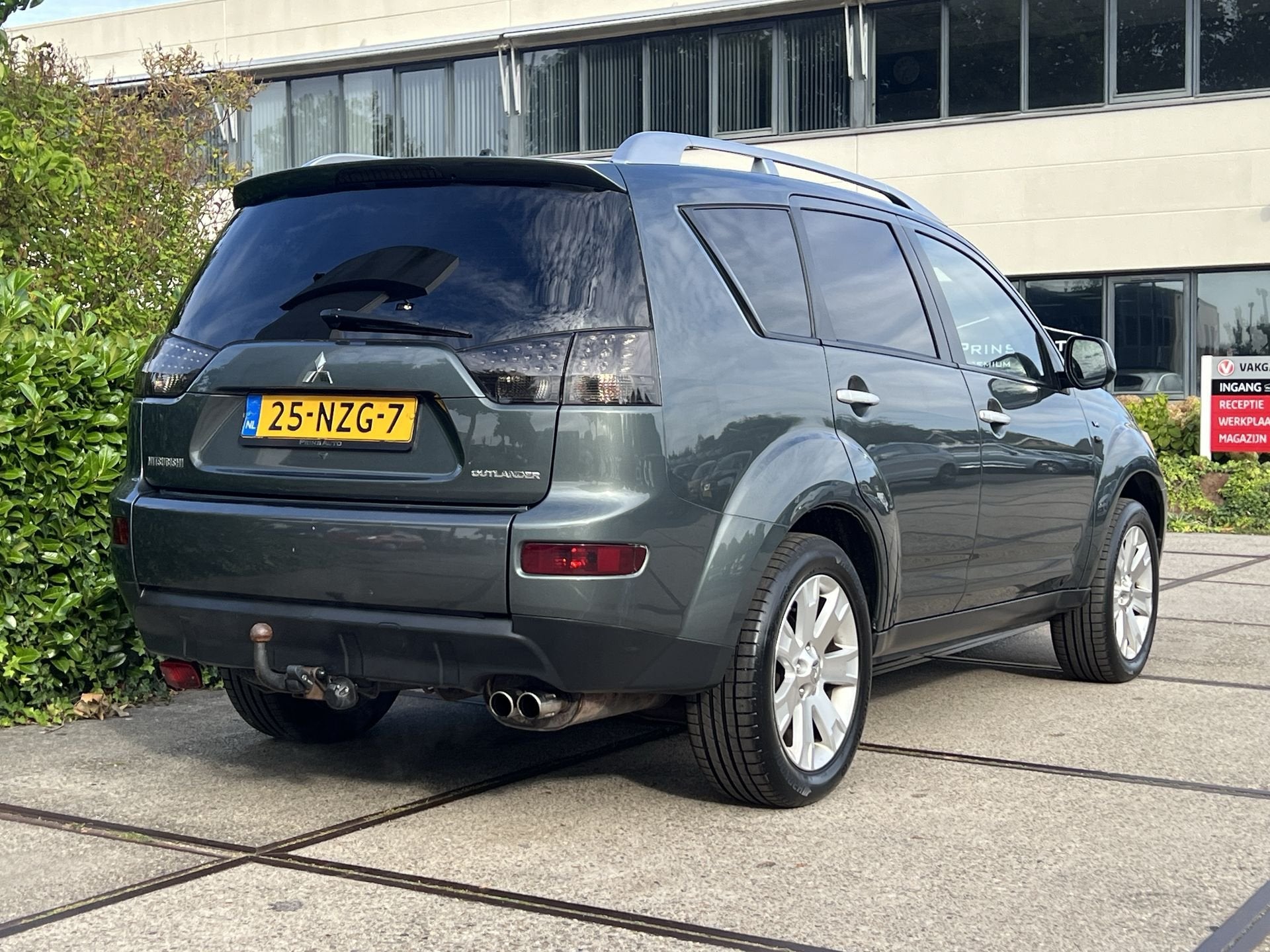 Mitsubishi Outlander 3.0 V6 4X4 |7-PERS|AUTOMAAT|TREKHAAK| 1, Auto's, Stof, 2350 kg, Bedrijf, 2998 cc
