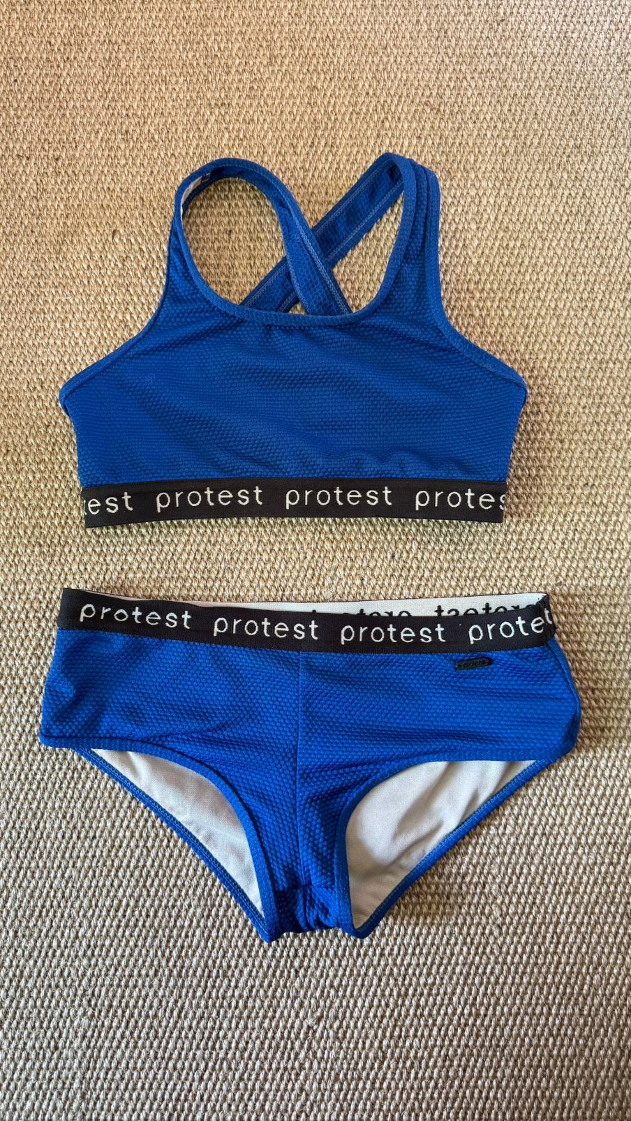 Bikini meisje protest, Bikiniset, Meisje, Ophalen of Verzenden, Zo goed als nieuw