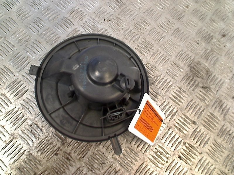 Kachel Ventilatormotor Volkswagen Passat Variant (3C5) 2006, Gebruikt, Volkswagen, Volkswagen AG, Kundenbetreuung@volkswagen.de