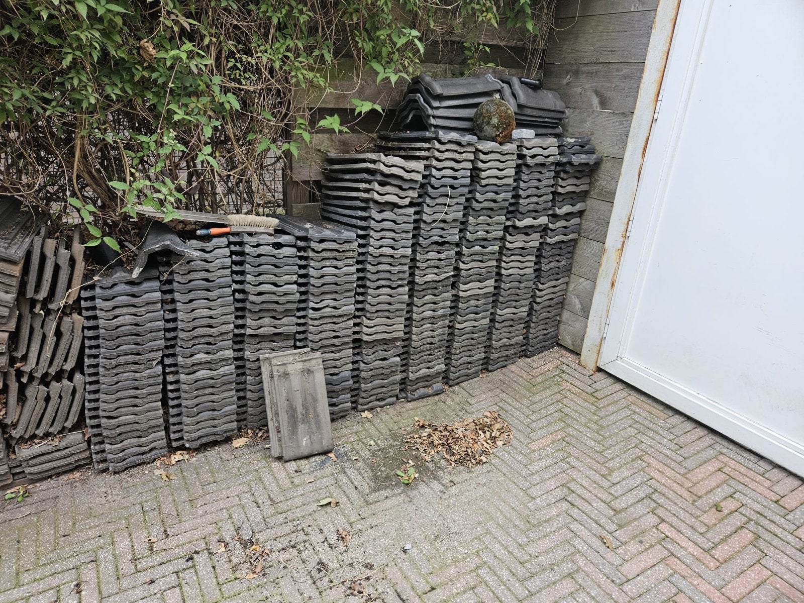 Klassieke dakpannen - 35 m² beschikbaar, Gebruikt, Steen of Klei, Ophalen of Verzenden, 15 m² of meer