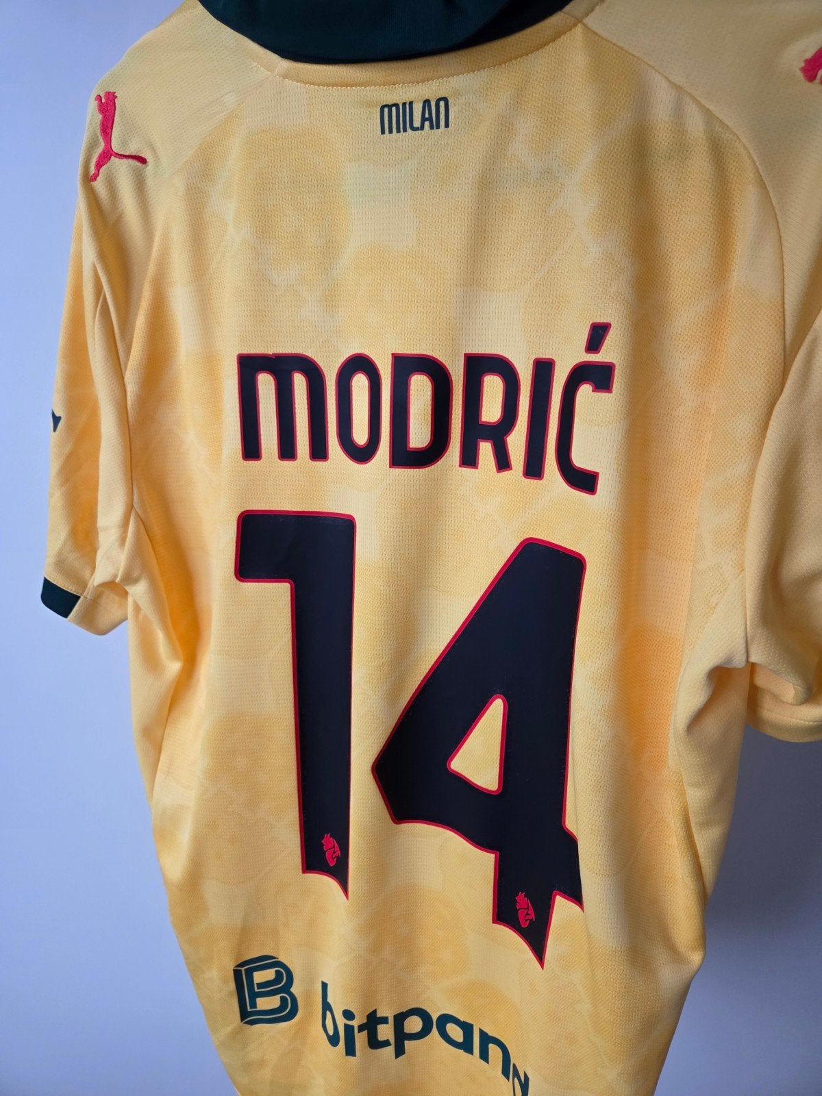 Origineel Luka Modric shirt - maat Medium, Verzamelen, Ophalen of Verzenden, Nieuw, Buitenlandse clubs, Shirt