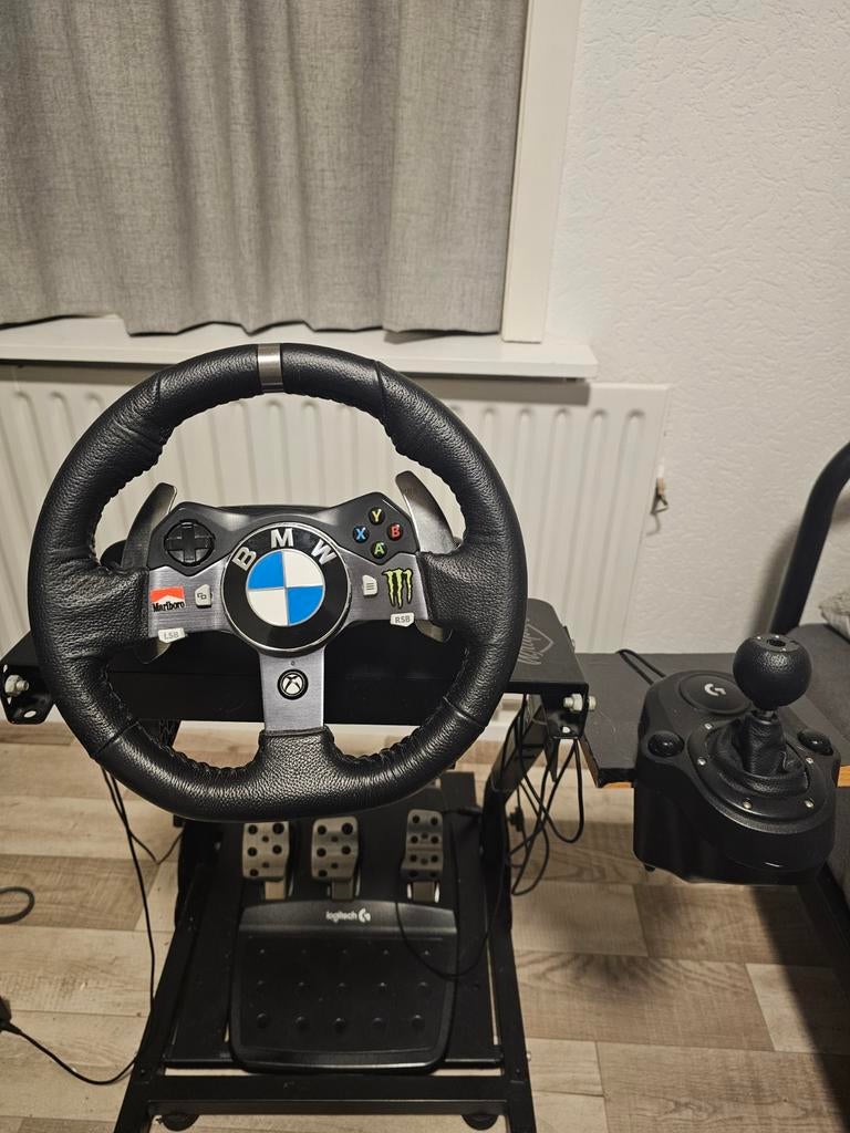 Logitech G920, Spelcomputers en Games, Spelcomputers | Xbox | Accessoires, Ophalen, Zo goed als nieuw, Stuurtje of Sportattribuut