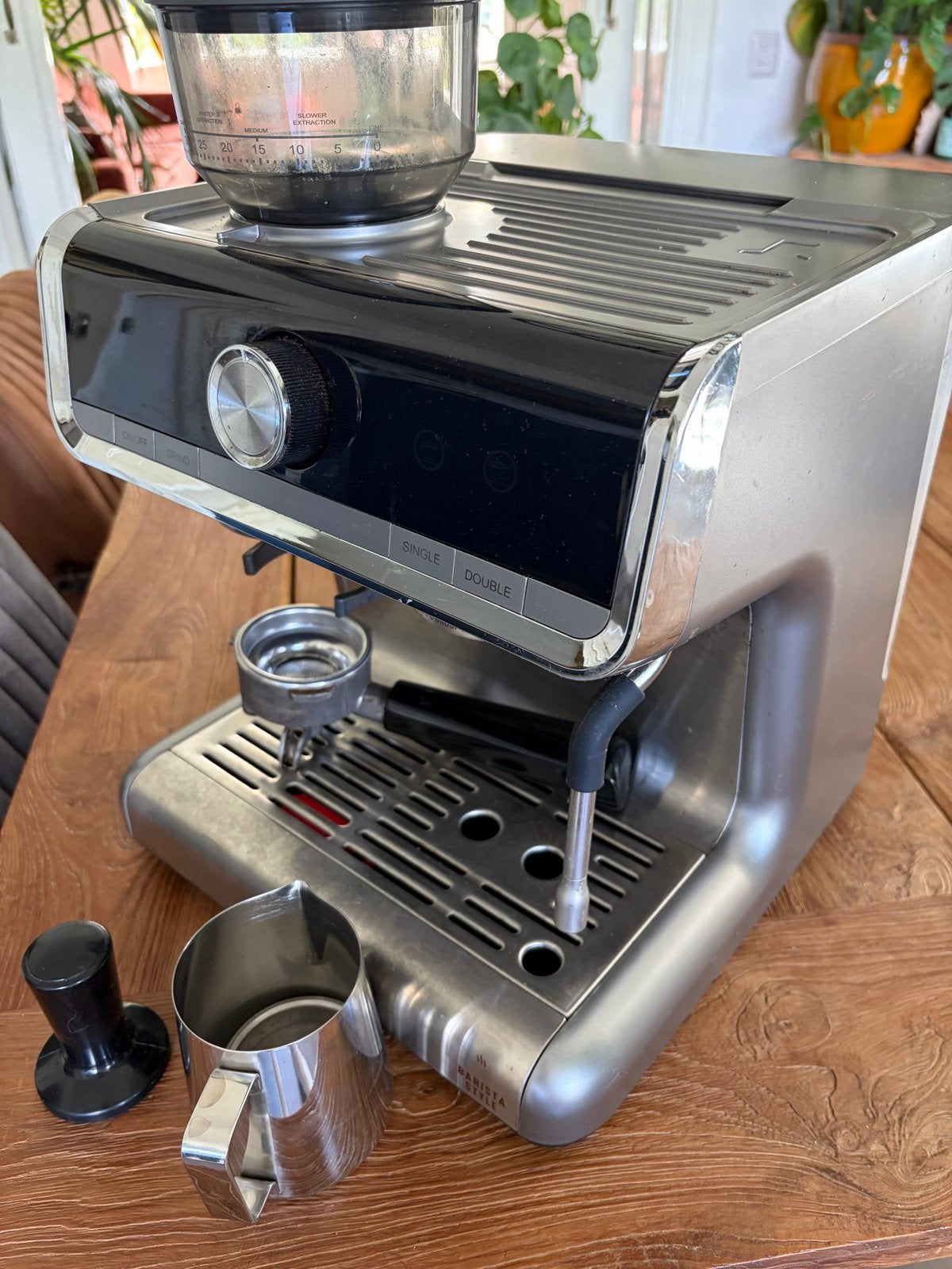 DOMO Barista Piston Koffiezetapparaat met ingebouwde molen, Ophalen, Afneembaar waterreservoir, Gebruikt, Espresso apparaat