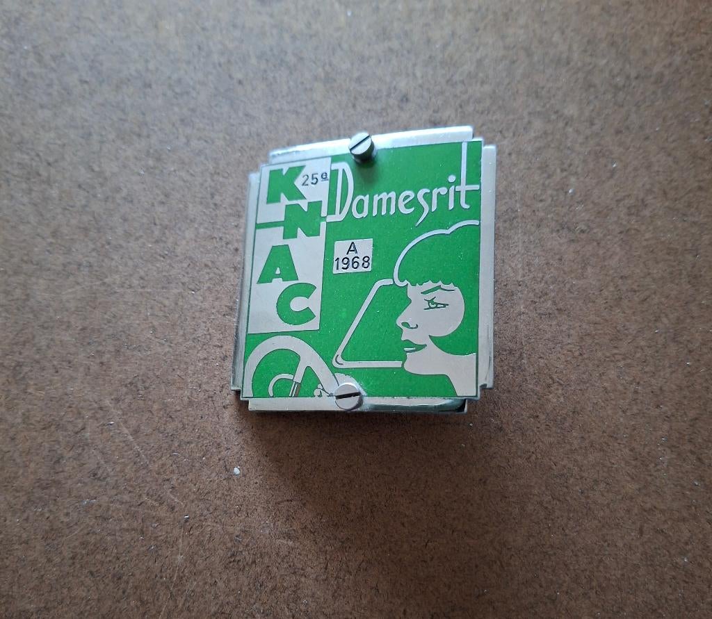 Oude KNAC  Grille Badge 25e damesrit 1968, Verzamelen, Ophalen of Verzenden, Zo goed als nieuw, Auto's