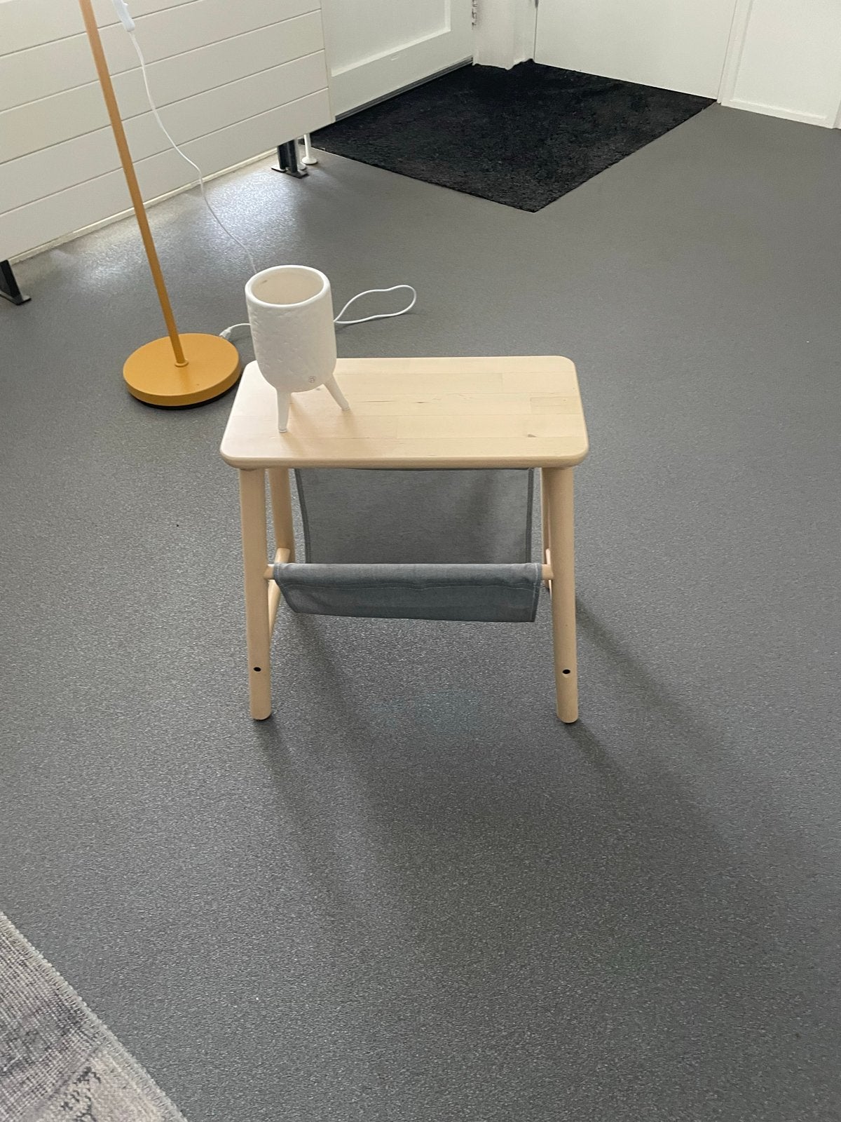 IKEA bijzettafel met tijdschriftenhouder, Ophalen, Minder dan 45 cm, Minder dan 55 cm, Zo goed als nieuw