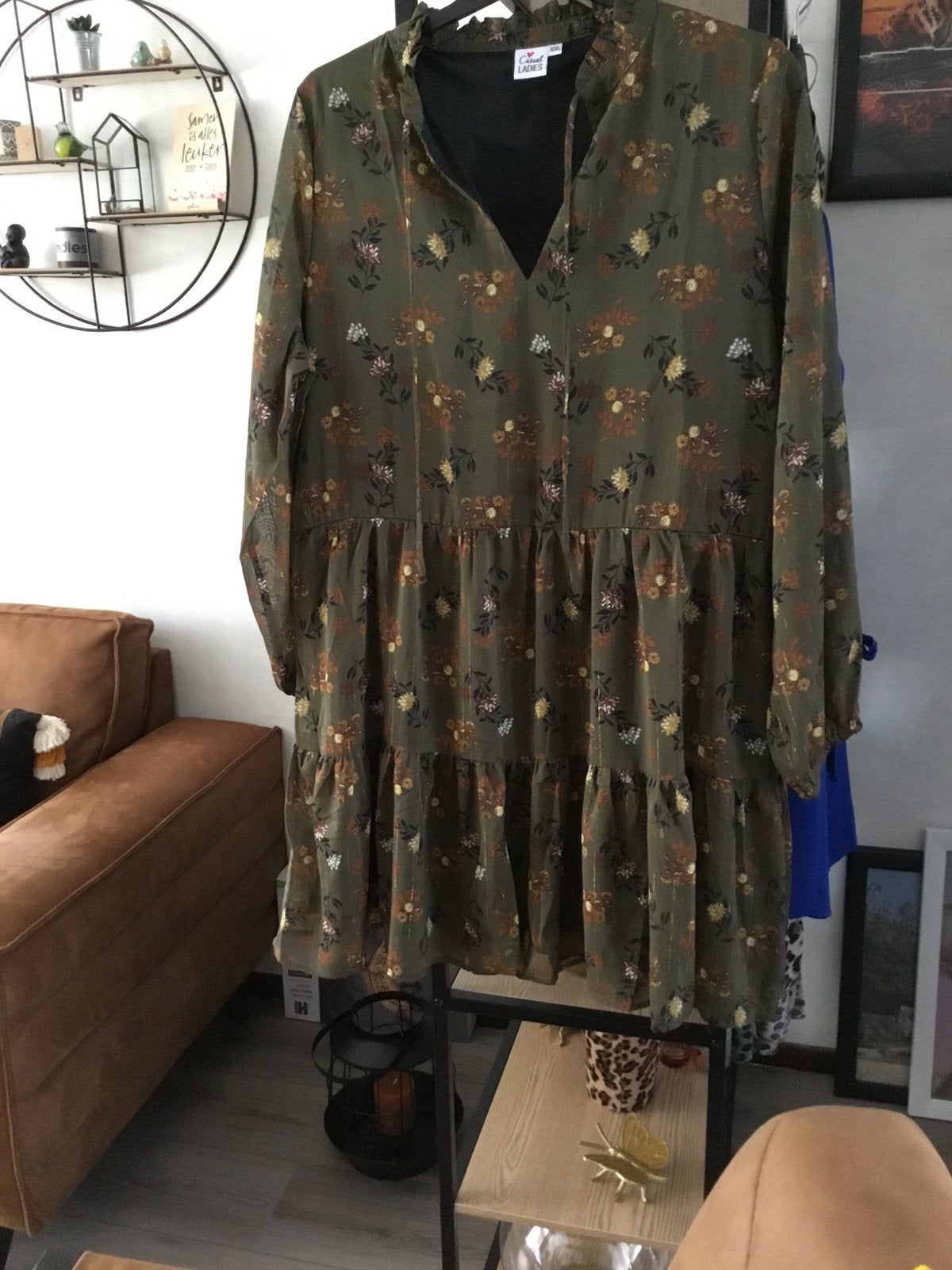 NIEUWE  LEUKE  JURK.  MT L, Kleding | Dames, Ophalen, Nieuw, Onder de knie