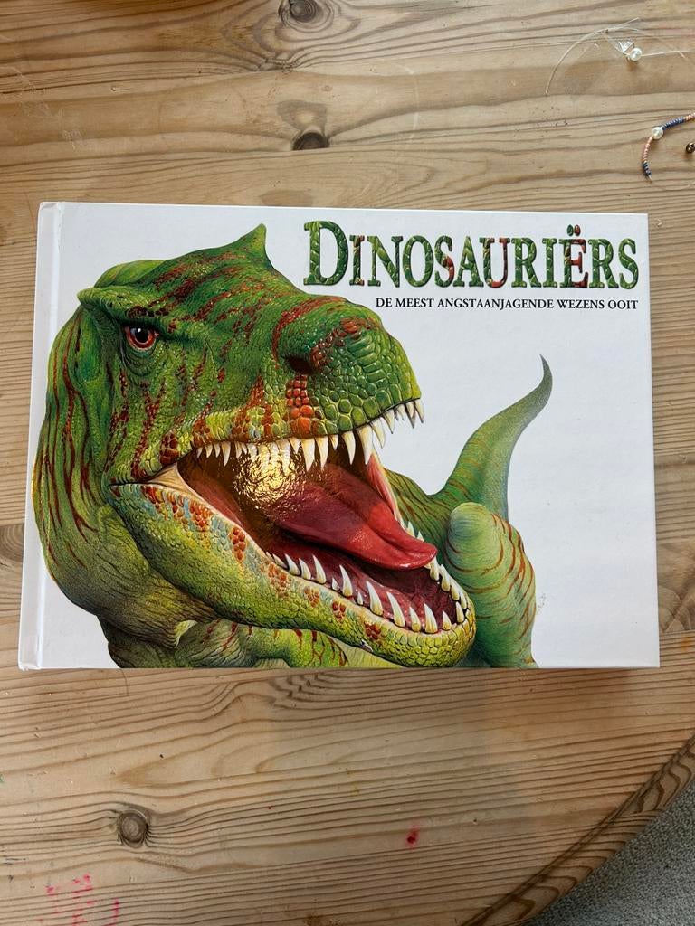Dinosauriërs, Ophalen of Verzenden, Gelezen, Overige diersoorten