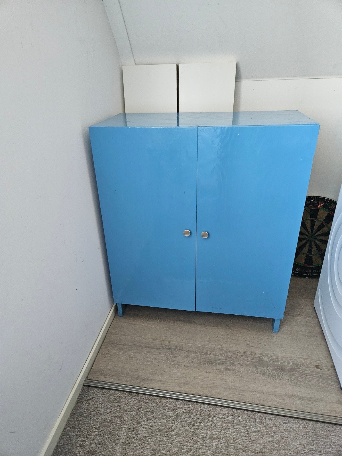 Blauwe kledingkast voor poppenkleertjes met planken en hangr, Ophalen, Gebruikt, 50 tot 100 cm, Vrolijk, functioneel