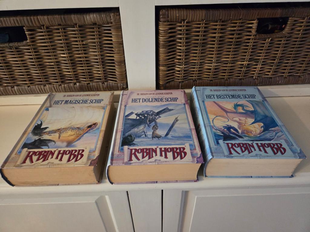 Robin Hobb - De boeken van de levende schepen, Boeken, Ophalen of Verzenden, Gelezen