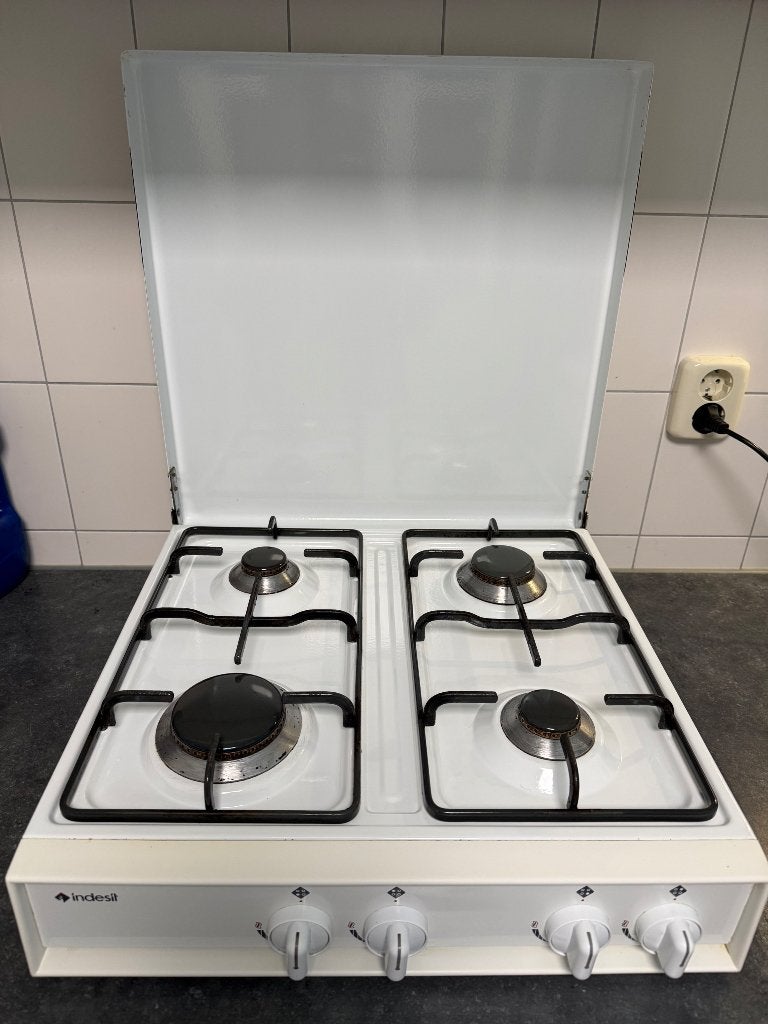 Indesit kookplaat/gasstel vrijstaand, Ophalen, Minder dan 85 cm, 4 kookzones, Zo goed als nieuw