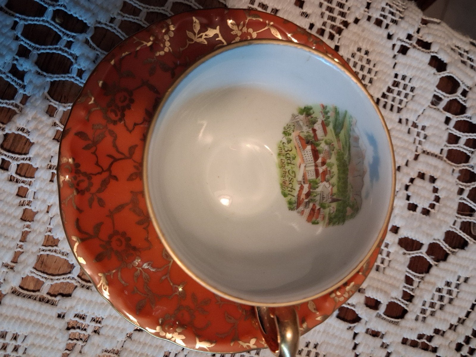 Antieke Bavaria theekop en schotel - Rood met goud, Antiek en Kunst, Ophalen of Verzenden