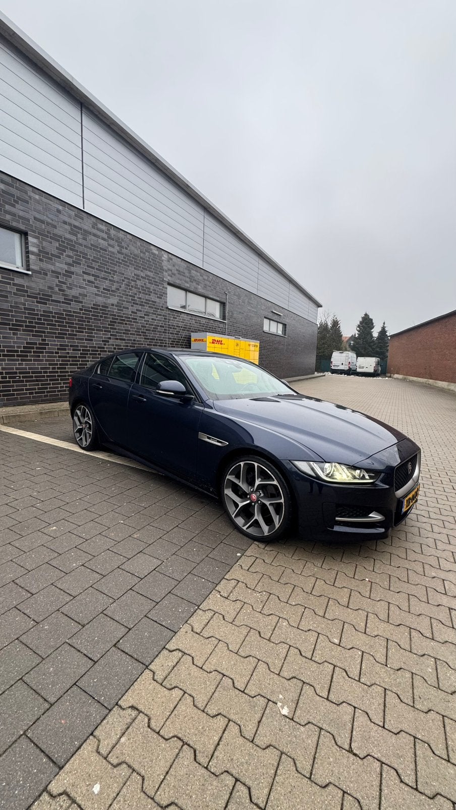 Jaguar XE 20t 2.0 200pk Automaat 2018 Blauw (R-Sport), Auto's, Jaguar, Automaat, Achterwielaandrijving, 1800 kg, 4 cilinders