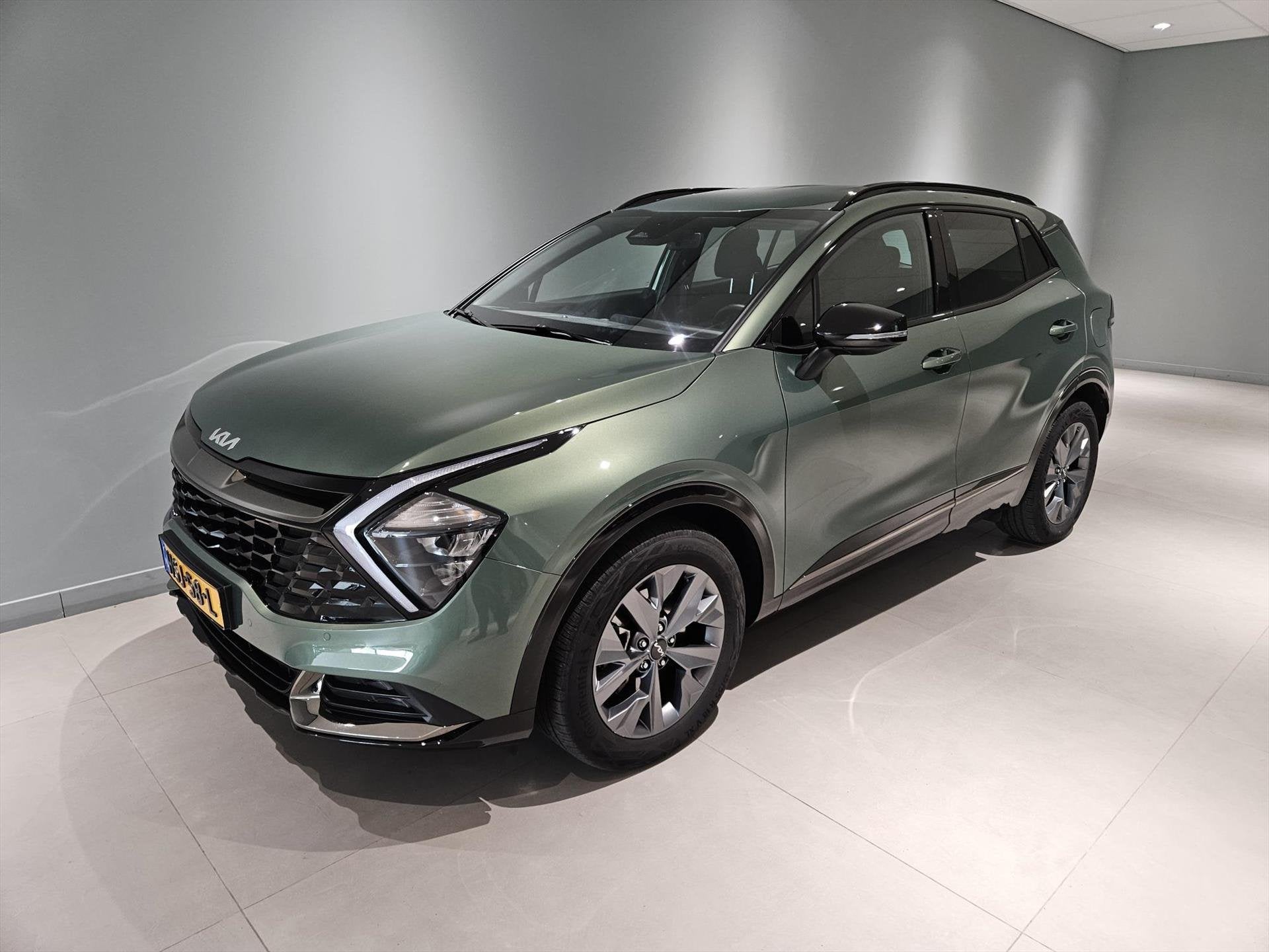 KIA Sportage 1.6 T-GDi 230pk Hybrid AT6 Dark Edition Navi/ C, 12 maanden, Gebruikt, 4 cilinders, Bedrijf