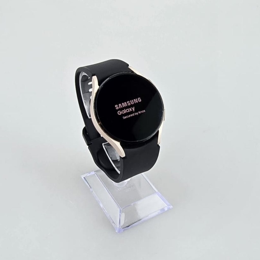Samsung Galaxy Watch 4 40MM GPS Rose Gold, Samsung, Gebruikt, Support@Samsung.com, 129, Samsung-ro, Yeongtong-gu
Suwon-si, Gyeonggi-do 16677
South Korea