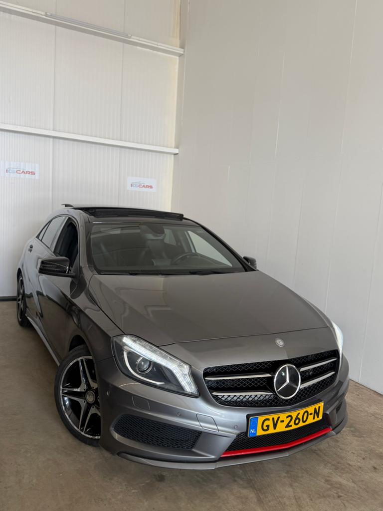 Mercedes-Benz A-Klasse A180 d | AMG | Panorama dak | Xenon !, Auto's, Mercedes-Benz, 4 cilinders, Navigatiesysteem, Origineel Nederlands