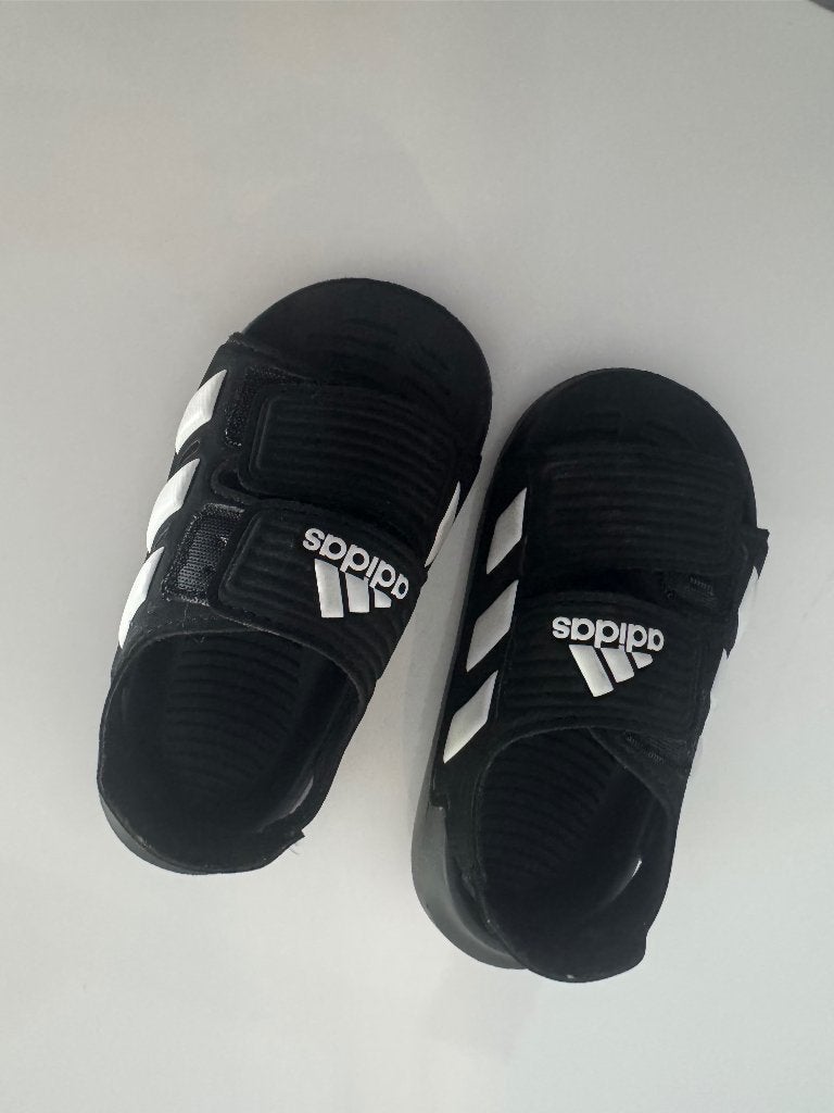 Adidas slippers, Adidas, Jongetje of Meisje, Overige typen, Ophalen of Verzenden
