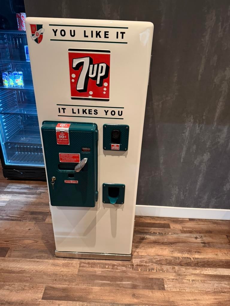 7up automaat gerestaureerd als nieuw!!!, Verzamelen, Ophalen, Zo goed als nieuw