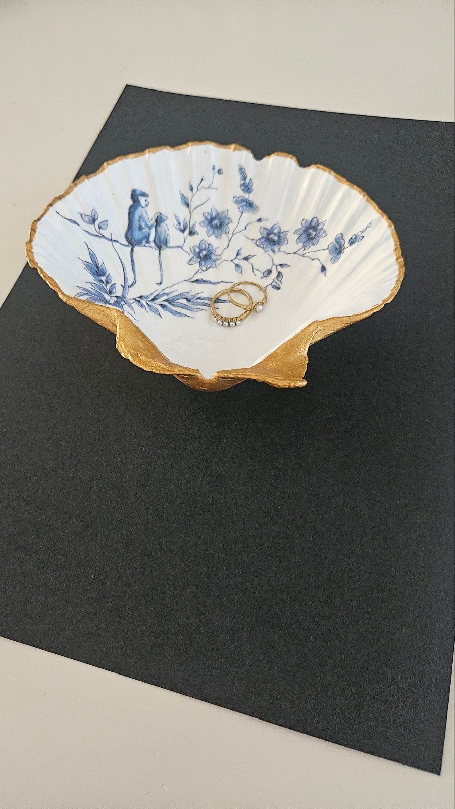 Zelfgemaakte Decoupage Schelp 'Aapjes' - Sieraden Schaaltje, Huis en Inrichting, Ophalen of Verzenden, Nieuw