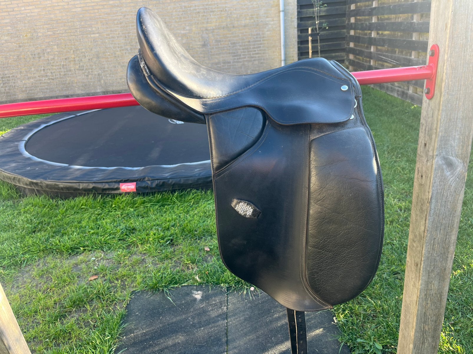 zadel, Dieren en Toebehoren, L (17.5 inch), Gebruikt, Dressuur, Wijd
