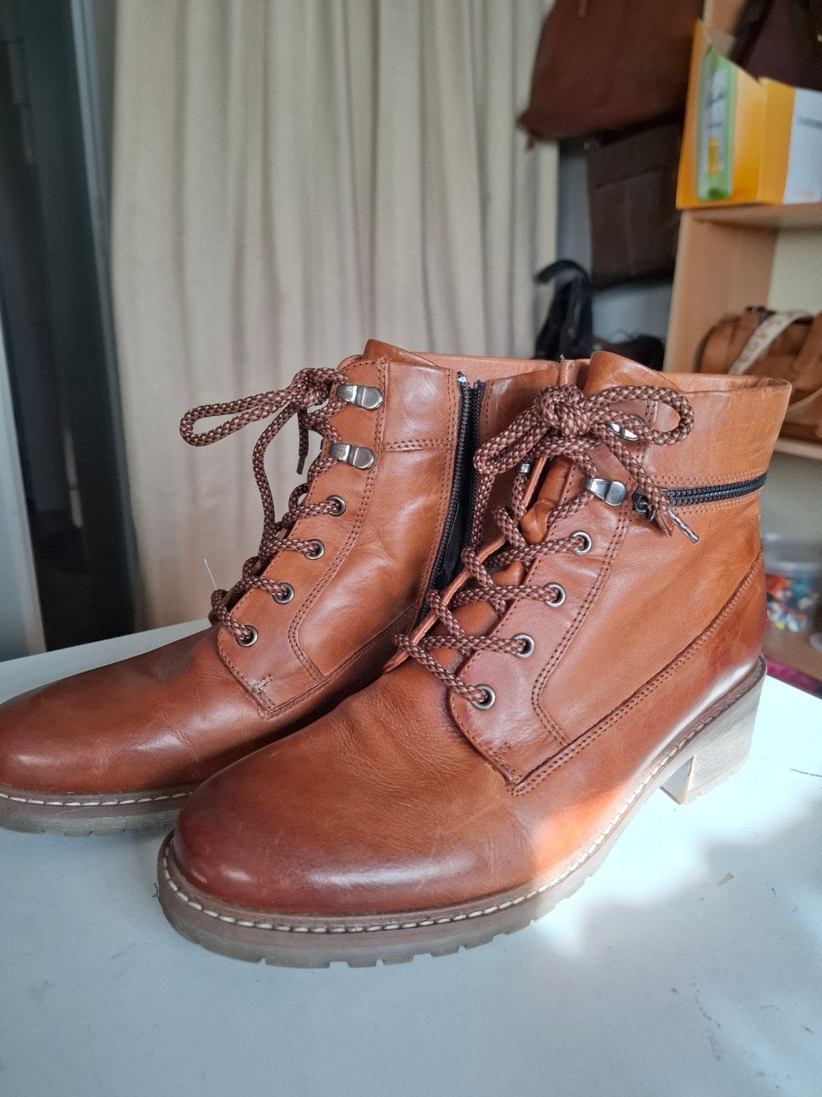 Hush Puppies gevoerde boots cognac - mt 41, Bruin, Lage of Enkellaarzen, Ophalen of Verzenden, Zo goed als nieuw