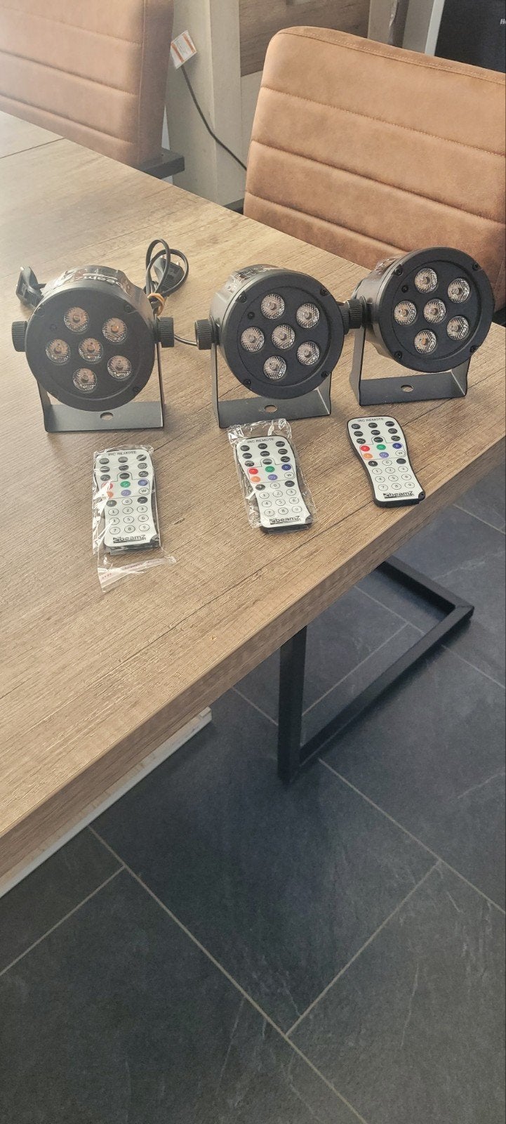 3x Beamz LED PAR Spots met afstandsbediening (3 stuks), Ophalen, Zo goed als nieuw, Licht, Geluidgestuurd