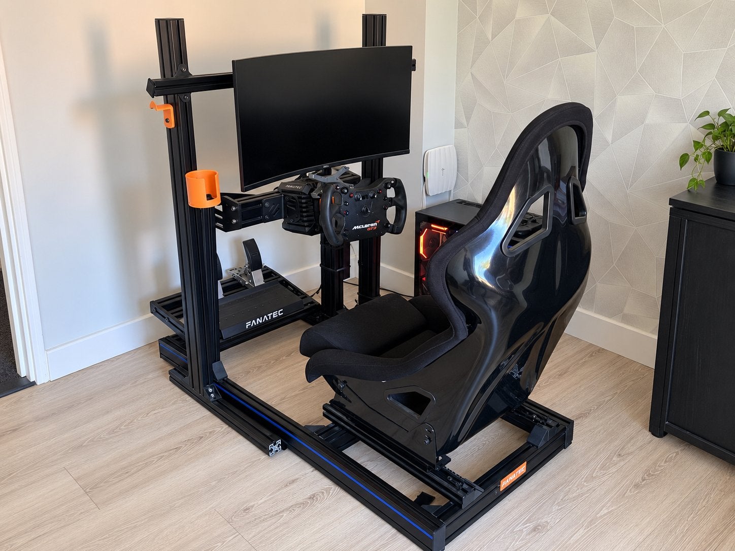 Treq sim rig met Fanatec stuur, pedalen en monitor., Ophalen, Overige merken, Zo goed als nieuw