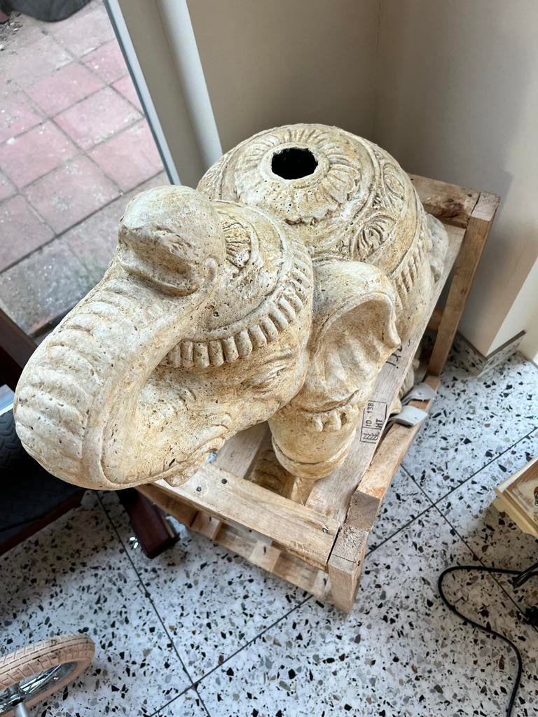 Balinese parasolvoet olifant, Tuin en Terras, Parasols, Ophalen, Zo goed als nieuw, Minder dan 1 meter, Parasolvoet