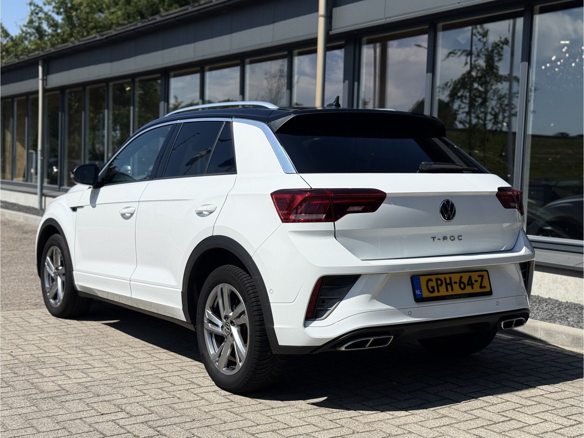 Volkswagen T-Roc 1.0 TSI R-Line Business+ Massage ACC, Voorwielaandrijving, Gebruikt, Alcantara, Wit